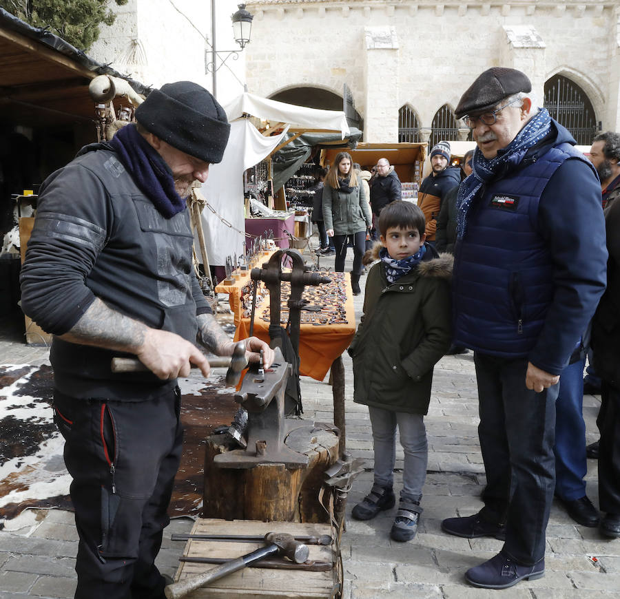 Palencia vive su Mercado Tradicional de las Candelas
