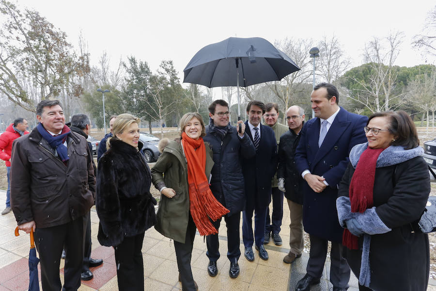 La ministra de Agricultura y Pesca, Alimentación y Medio Ambiente, Isabel García Tejerina, visitó esta mañana el parque fluvial de la Aldehuela, en Salamanca, y la Isla del Soto. 