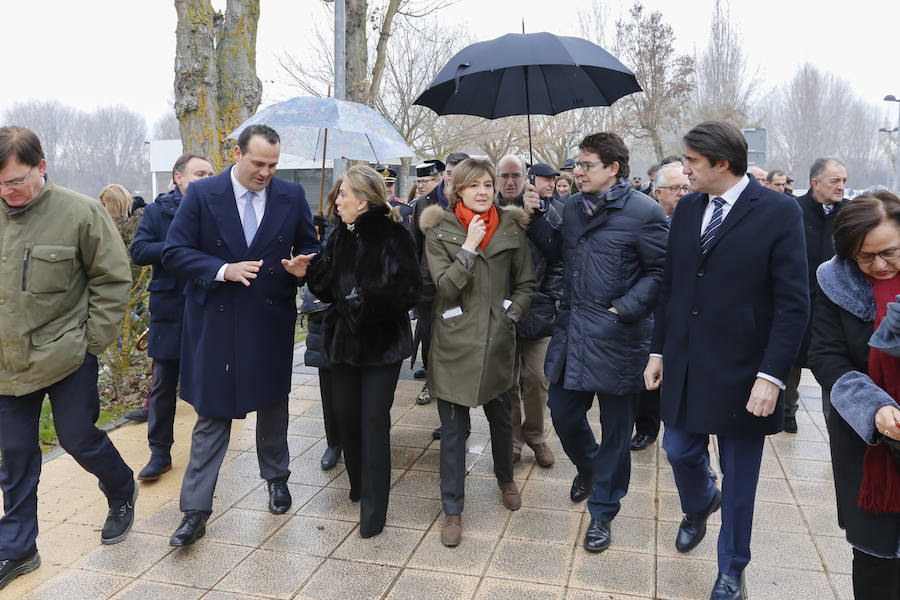 La ministra de Agricultura y Pesca, Alimentación y Medio Ambiente, Isabel García Tejerina, visitó esta mañana el parque fluvial de la Aldehuela, en Salamanca, y la Isla del Soto. 