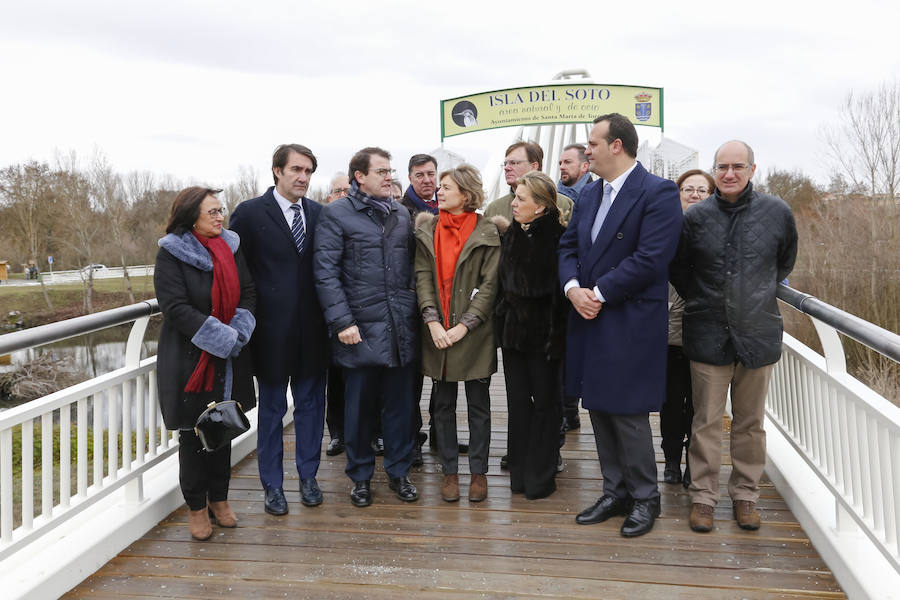 La ministra de Agricultura y Pesca, Alimentación y Medio Ambiente, Isabel García Tejerina, visitó esta mañana el parque fluvial de la Aldehuela, en Salamanca, y la Isla del Soto. 