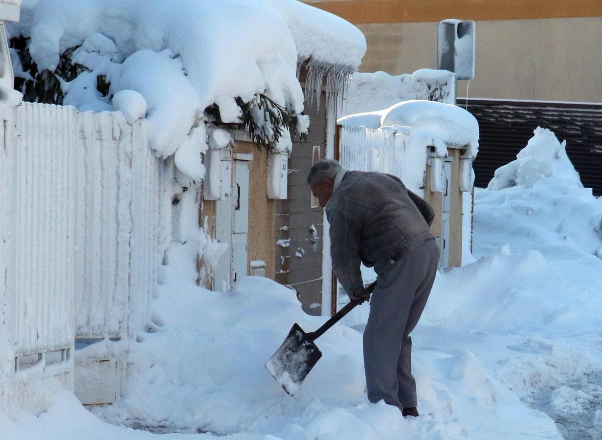 La nieve ha dado paso a la formación de placas de hielo