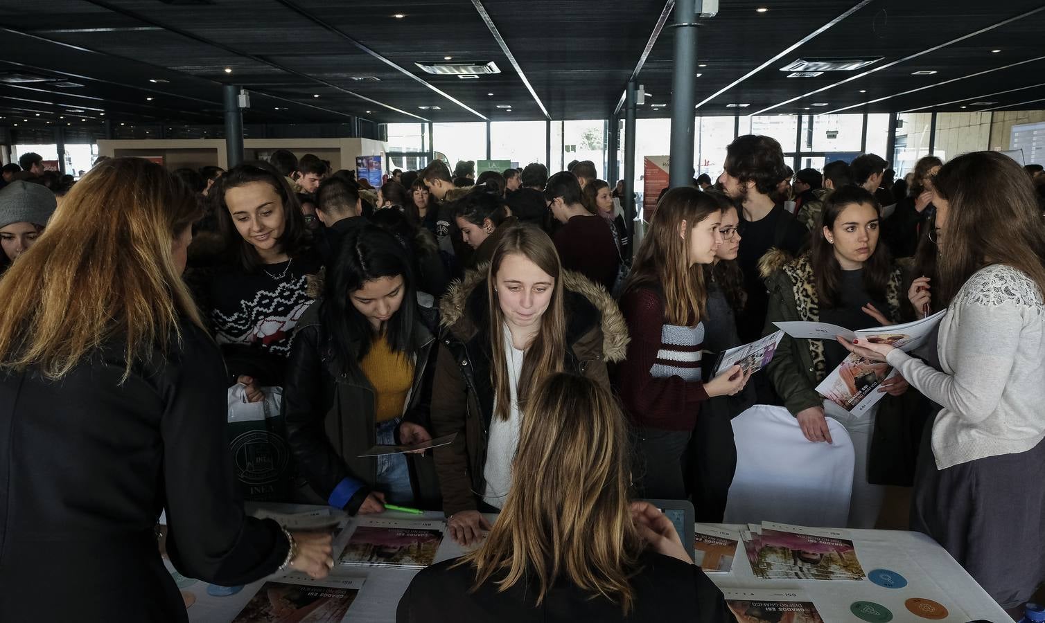 El certamen se dirige a estudiantes de bachillerato, padres y educadores interesados en recibir de forma personalizada consejos que orienten a los alumnos de una manera más certera sobre su elección de grado