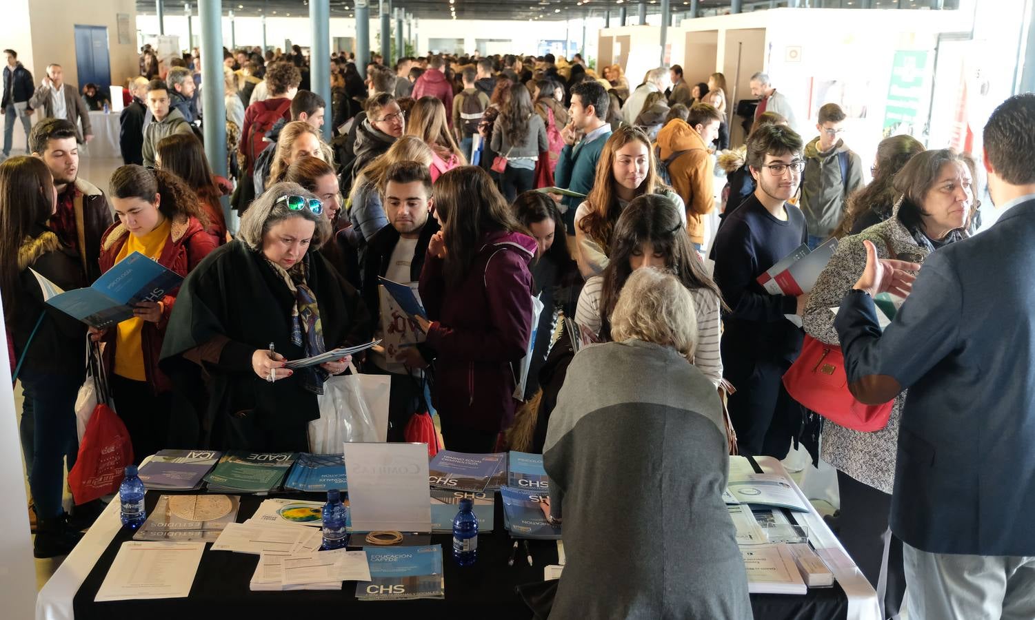 El certamen se dirige a estudiantes de bachillerato, padres y educadores interesados en recibir de forma personalizada consejos que orienten a los alumnos de una manera más certera sobre su elección de grado