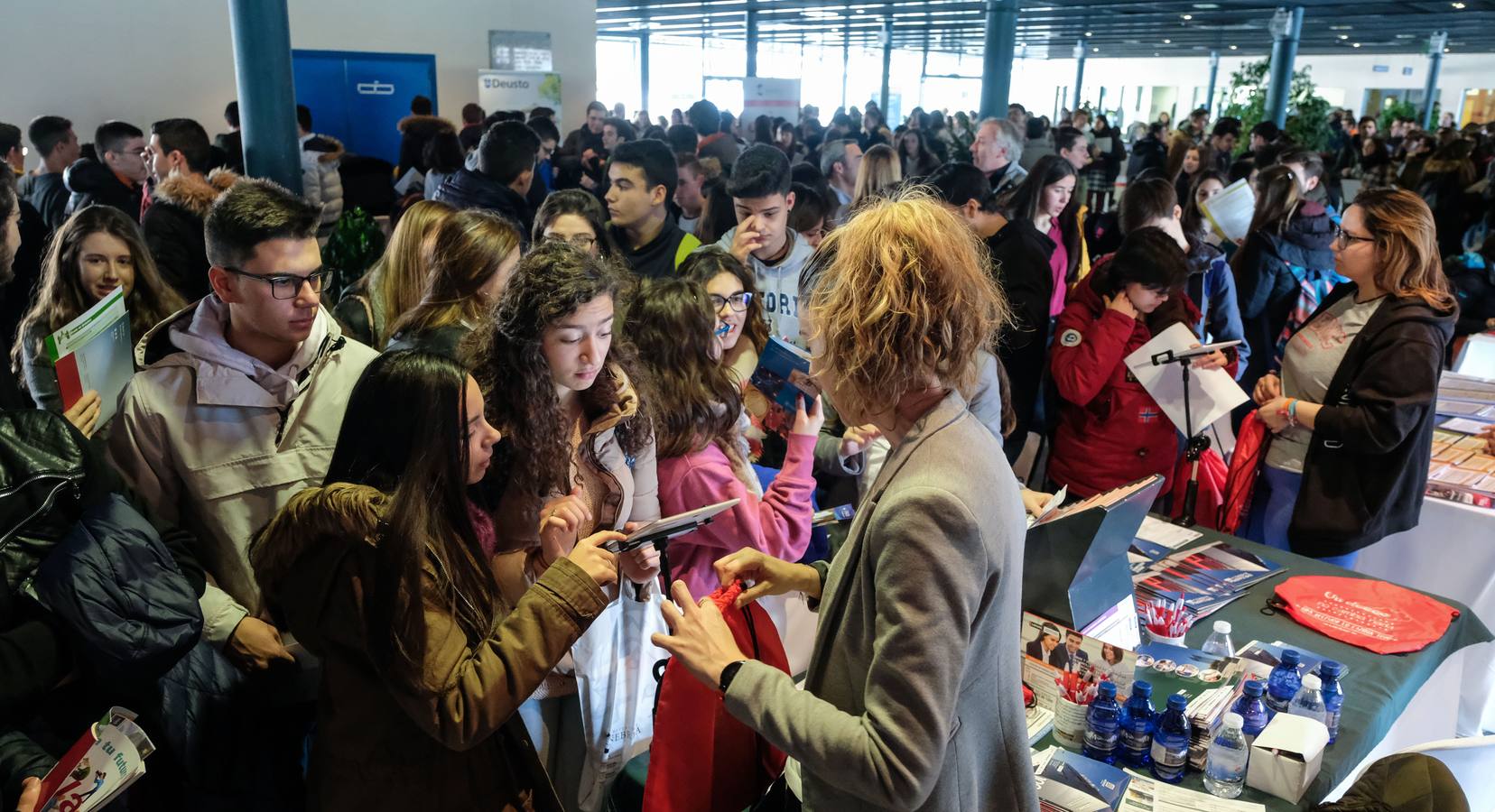El certamen se dirige a estudiantes de bachillerato, padres y educadores interesados en recibir de forma personalizada consejos que orienten a los alumnos de una manera más certera sobre su elección de grado