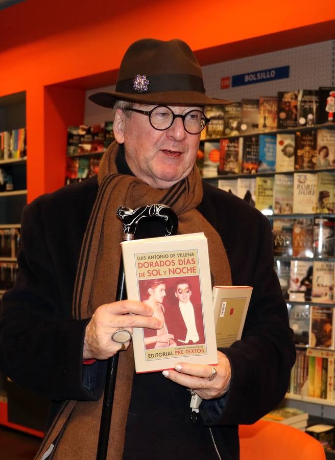 'Dorados días de sol y noche' abarca, en poco menos de quinientas páginas, la vida del autor entre los años 1974 y 1996; unos años en los que en España surge el hito de La Movida