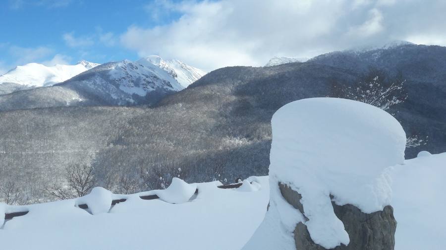 De Panderruedas a Valdeón bajo un manto de nieve