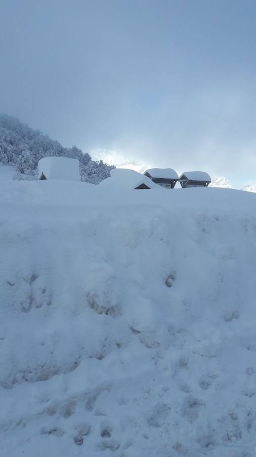 De Panderruedas a Valdeón bajo un manto de nieve