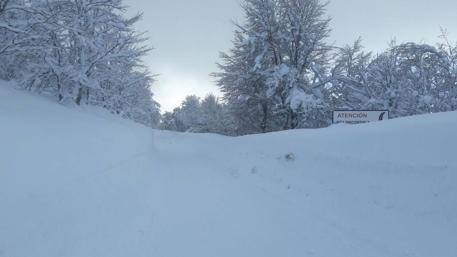 De Panderruedas a Valdeón bajo un manto de nieve