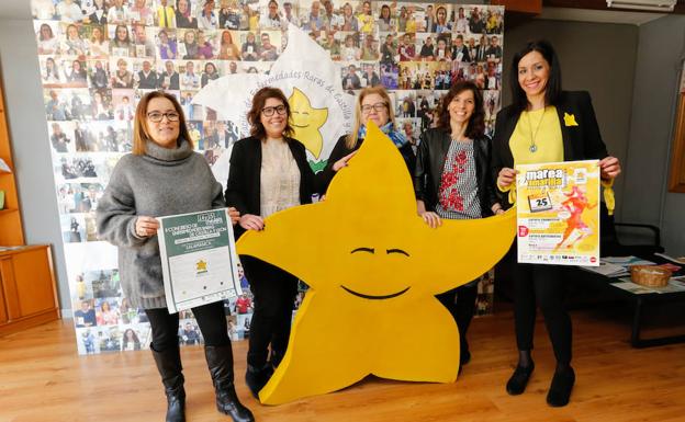 Integrantes de la Asociación de Enfermedades Raras de Castilla y León (Aerscyl), en su sede de Salamanca. 