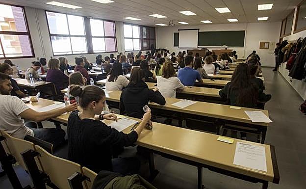 Exámen en el Aulario de Valladolid. 