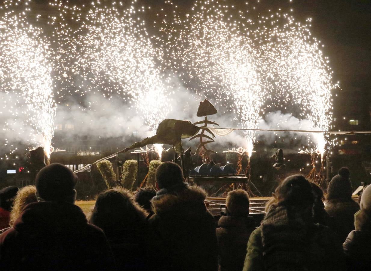 Espectáculo del entierro de la sardina en la Cúpula del Milenio de Valladolid