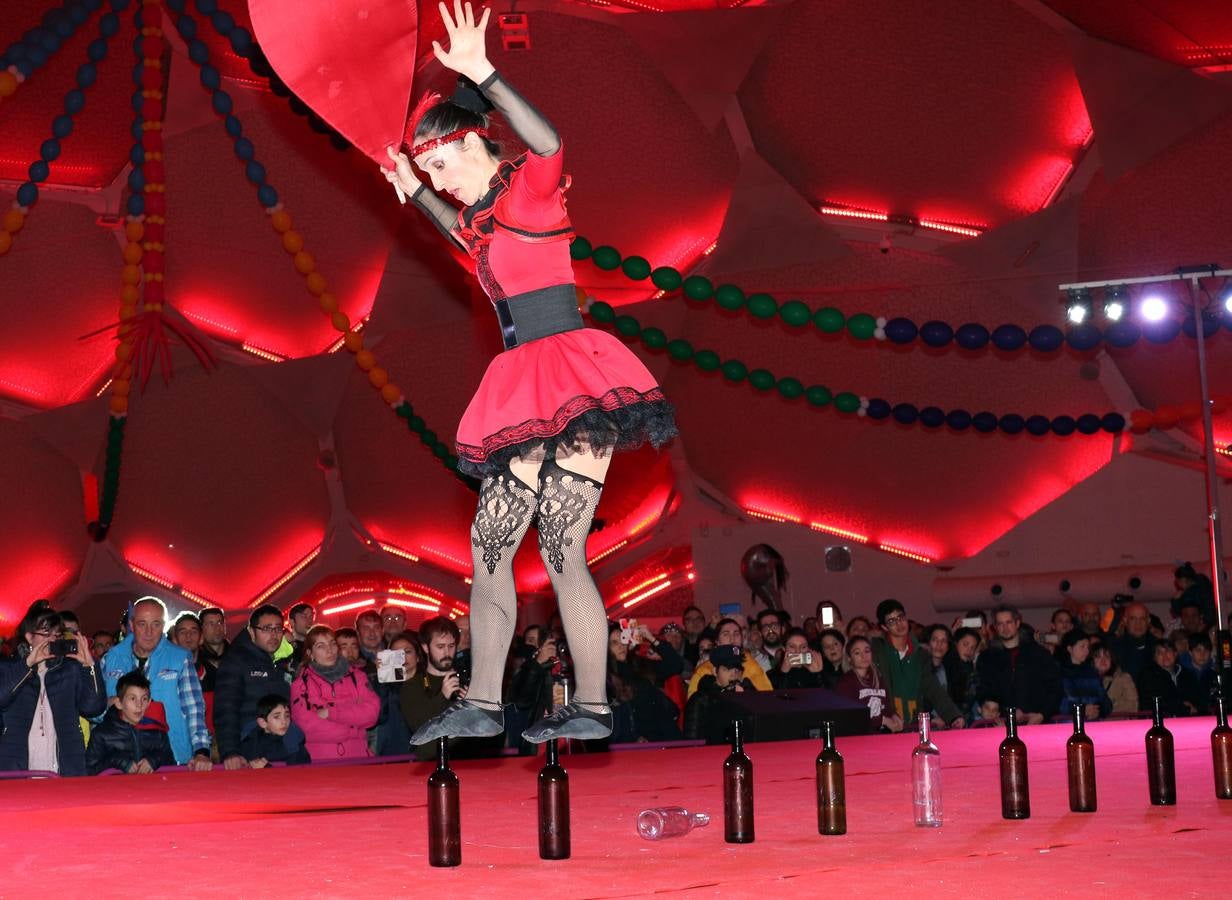 Espectáculo del entierro de la sardina en la Cúpula del Milenio de Valladolid