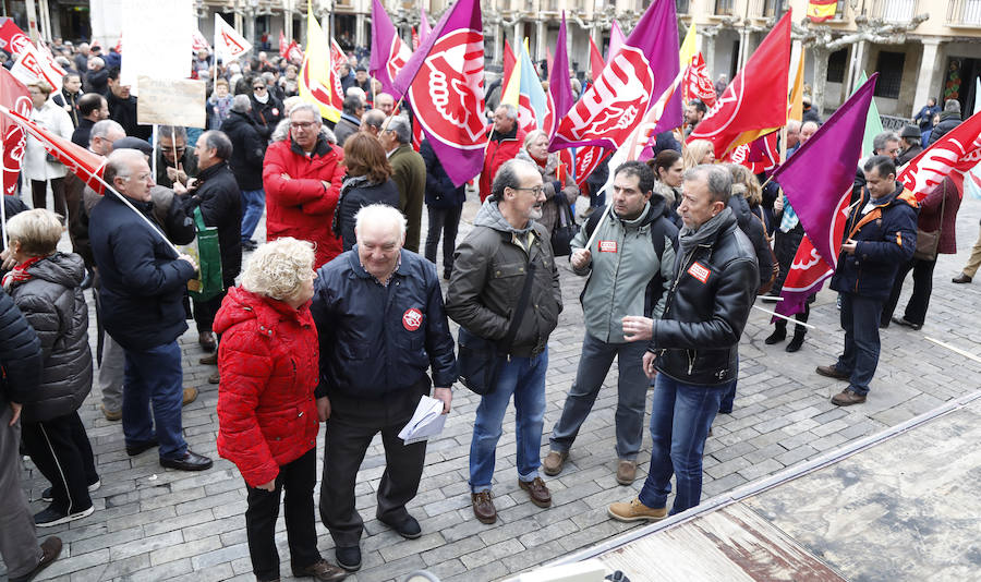 Concentración en defensa del sistema público de pensiones en Palencia.