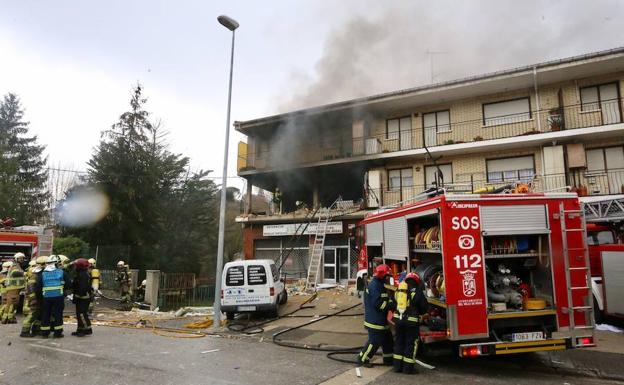 El edificio de Villasana donde se ha producido la explosión esta mañana.