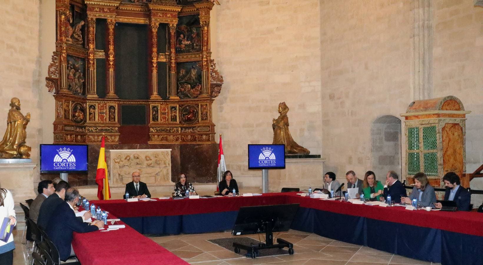 Reunión de la Mesa y Junta de Portavoces de las Cortes en el Colegio San Gregorio de Valladolid