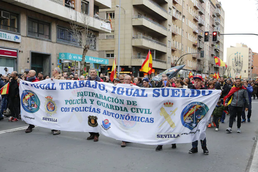 Miles de personas exigen igualdad salarial para Policía y Guardia Civil en Salamanca