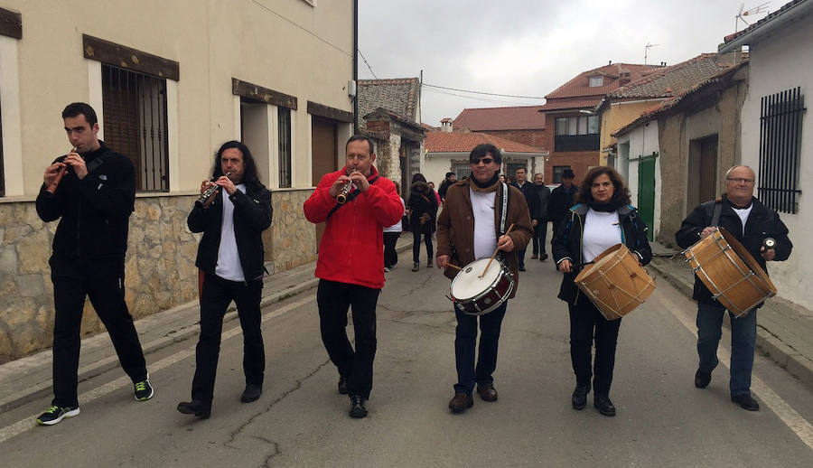 Los familiares y los enfermos afectados por la enfermedad Niemann-Pick no están solos. A pesar de ser una afección neurológica que no tiene ni cura ni tratamiento, cuentan con el apoyo incondicional de sus seres queridos. 