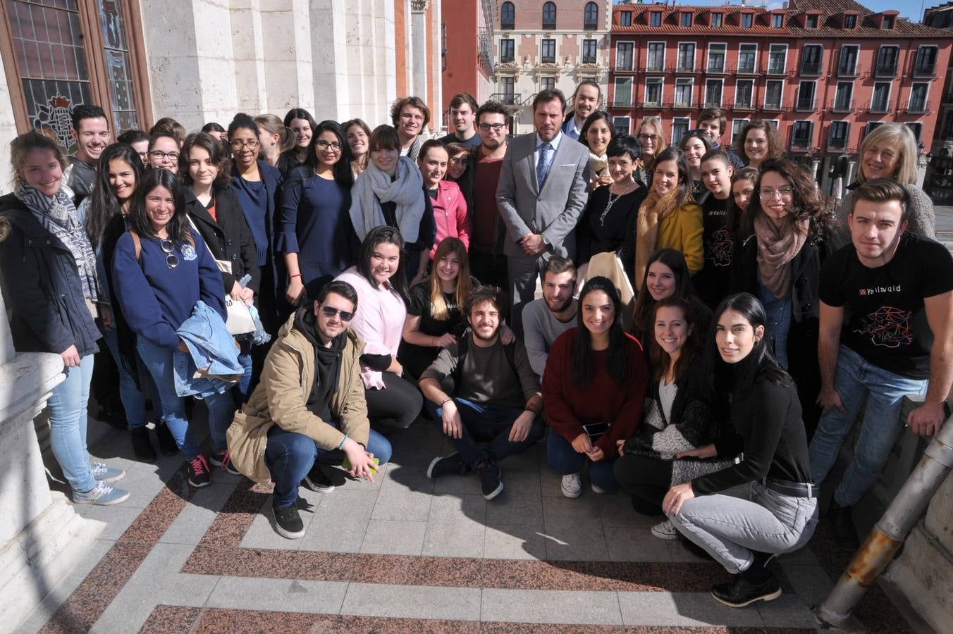 Fotos: Erasmus de la UVA visitan el Ayuntamiento