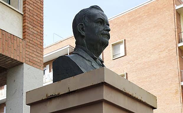 Busto de Abilio Calderón.
