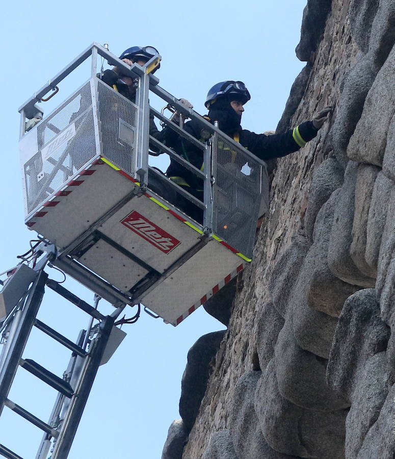 Fotos: Los bomberos inspeccionan el Acueducto