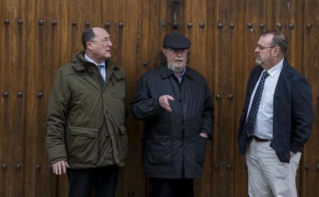 Carlos Moro, Joaquín Díaz y Fernando Rey, durante el diálogo
