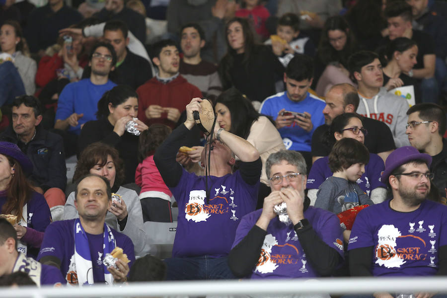 Fotos: La afición palentina llena el pabellón en su reestreno