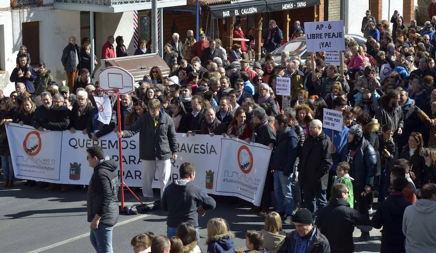 Fotos: Manifestacion en la peligrosa Travesía de San Rafael