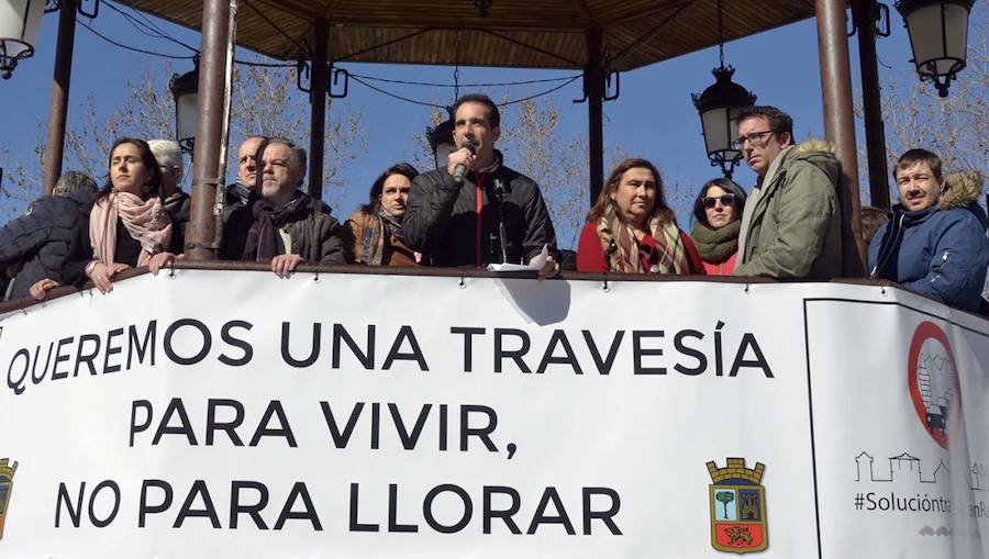 Fotos: Manifestacion en la peligrosa Travesía de San Rafael