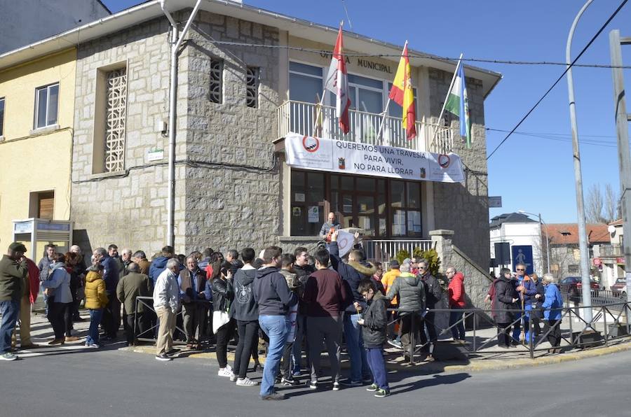 Fotos: Manifestacion en la peligrosa Travesía de San Rafael