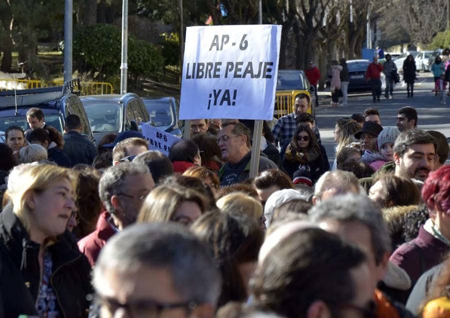 Fotos: Manifestacion en la peligrosa Travesía de San Rafael