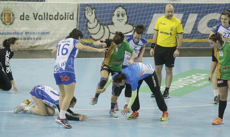 Fotos: Aula Alimentos de Valladolid 32 - 17 Balonmano Castellón