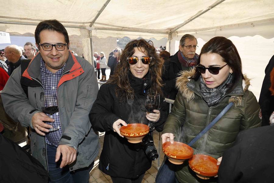 Más de 600 personas se dieron cita el sábado para celebrar la matanza del cerdo, una tradición a la que los habitantes del Valle del Cuco no quieren renunciar.