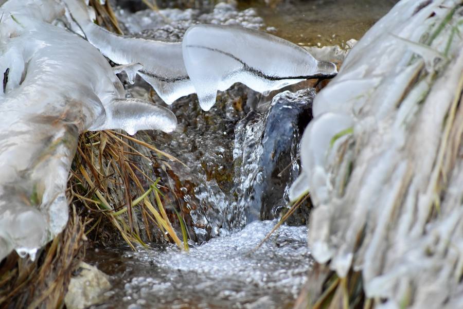Fotos: Hielo y bajas temperaturas en Covalagua