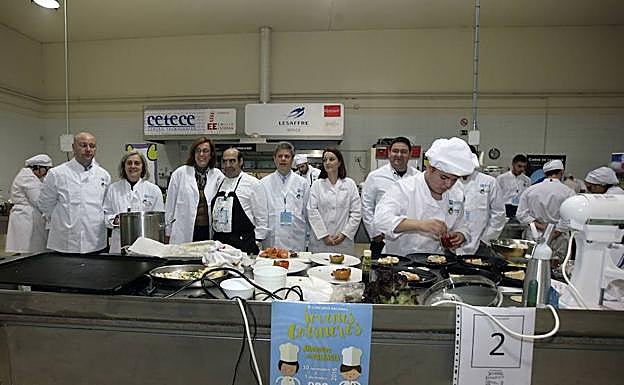 Certamen de jóvenes cocineros, en el Cetece el año pasado. 
