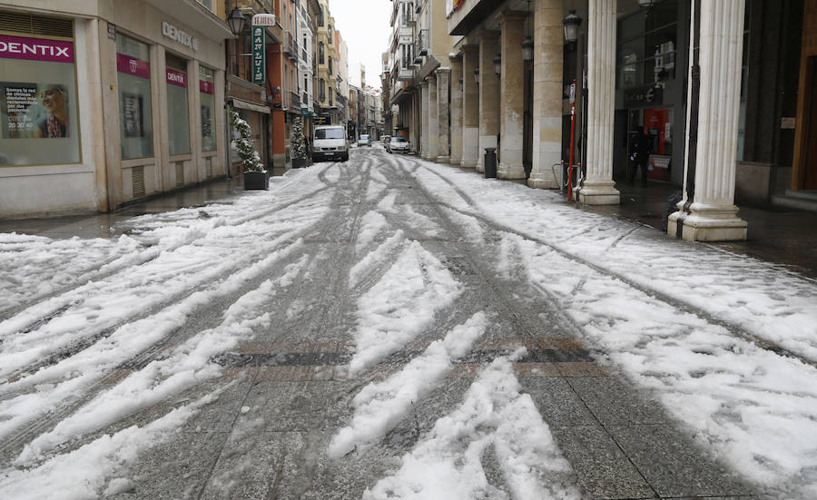 Fotos: La capital se tiñe de blanco