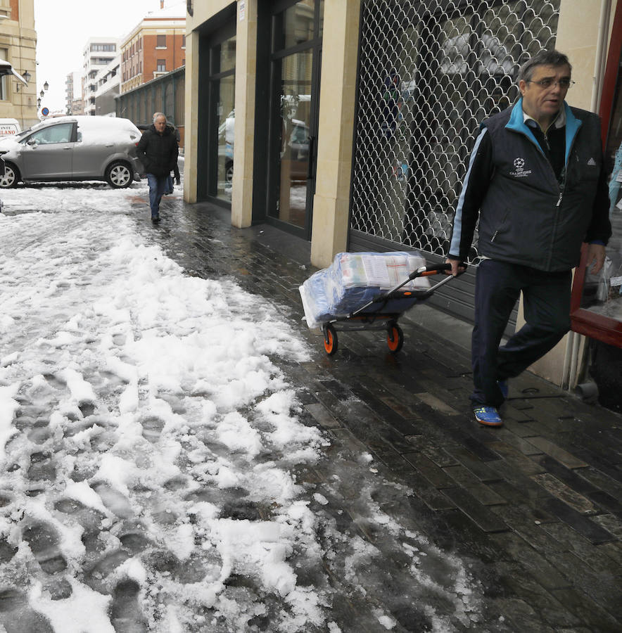 Fotos: La capital se tiñe de blanco