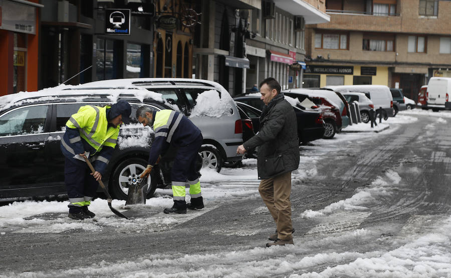 Fotos: La capital se tiñe de blanco