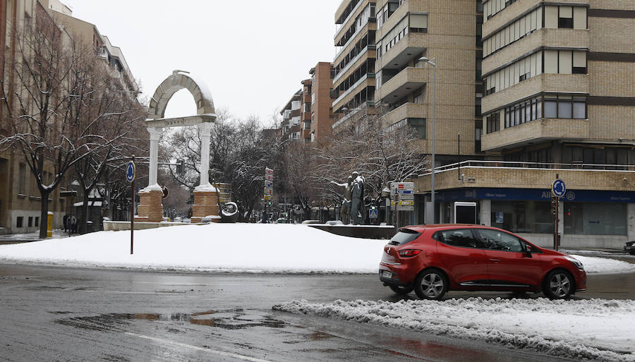 Fotos: La capital se tiñe de blanco