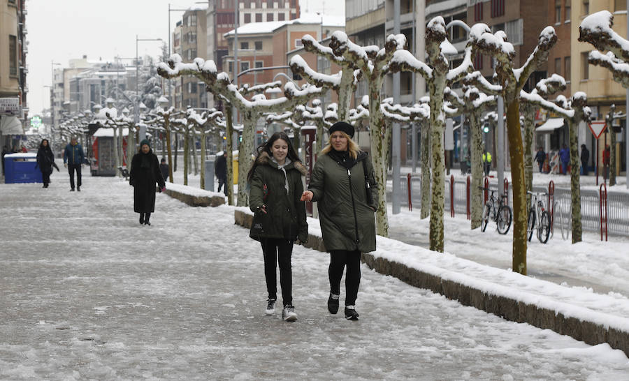 Fotos: La capital se tiñe de blanco