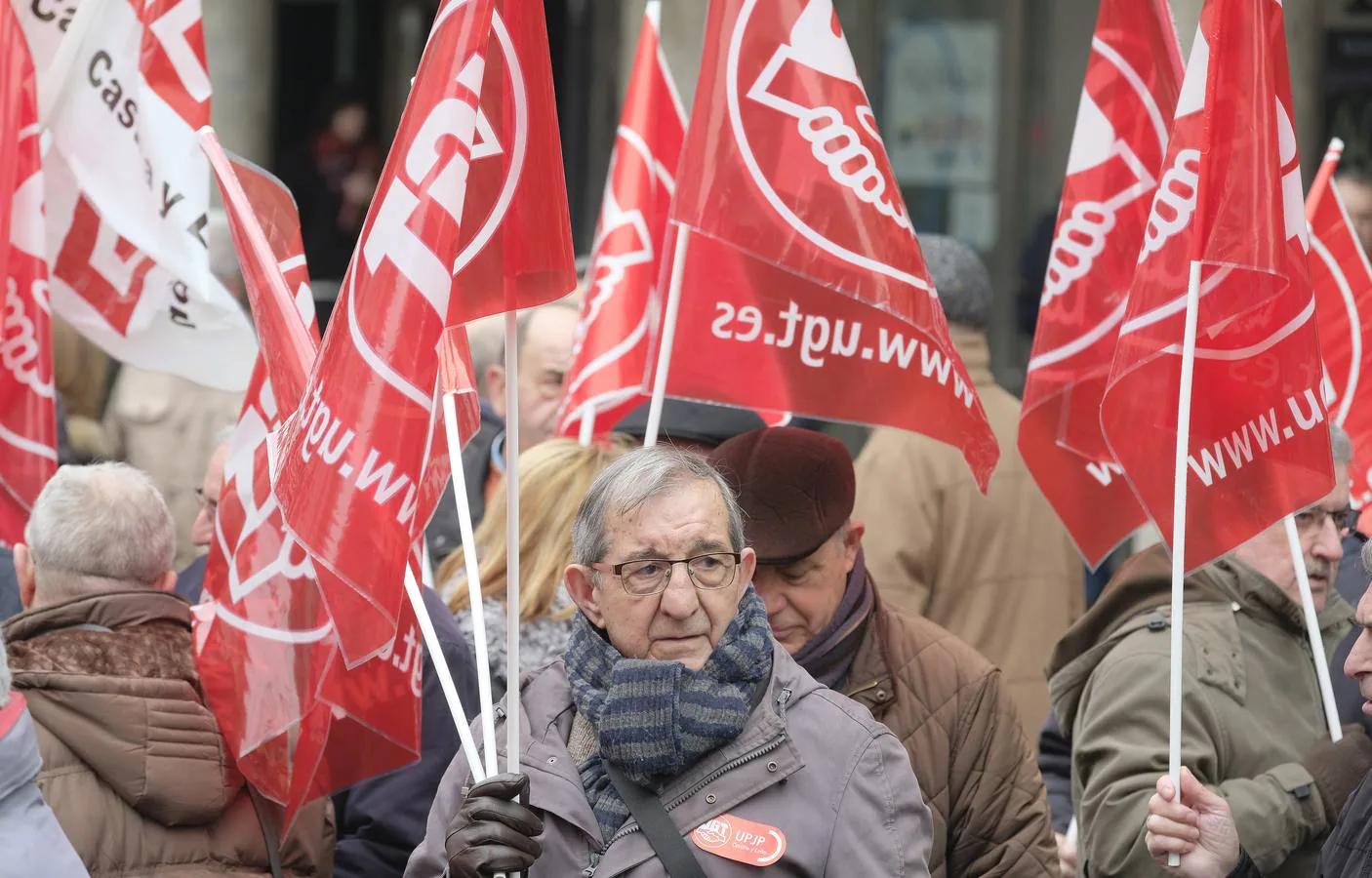 El objetivo sindical es evitar que el Gobierno, con la excusa de que las pensiones públicas son inviables, «intente traspasar las jubilaciones a bancos y aseguradoras convirtiéndolo en un negocio privado»