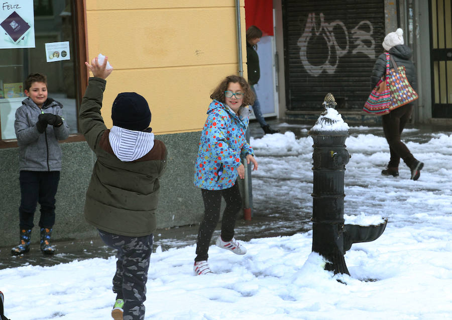 Fotos: Limpieza de calles tras la nevada