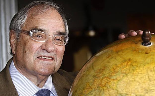 Rodolfo Martín Villa. 