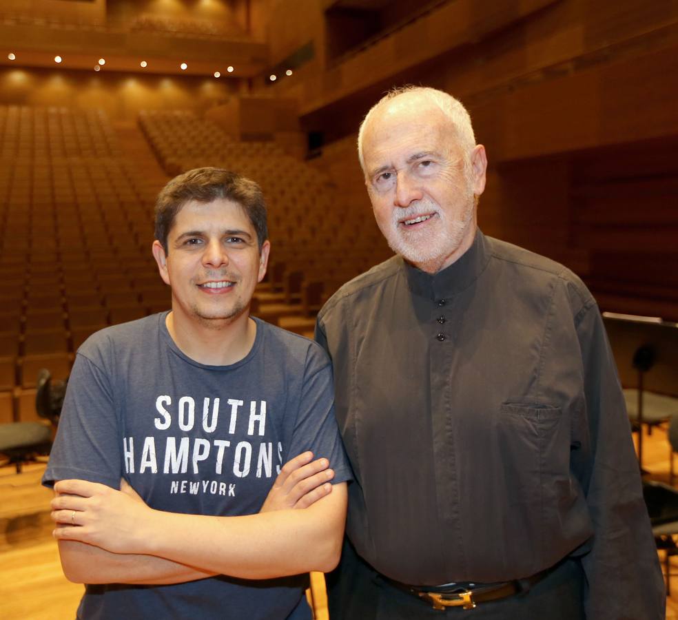 21.10.15 López Cobos y el pianista Javier Perianes, en la Sala Sinfonica del Miguel Delibes.