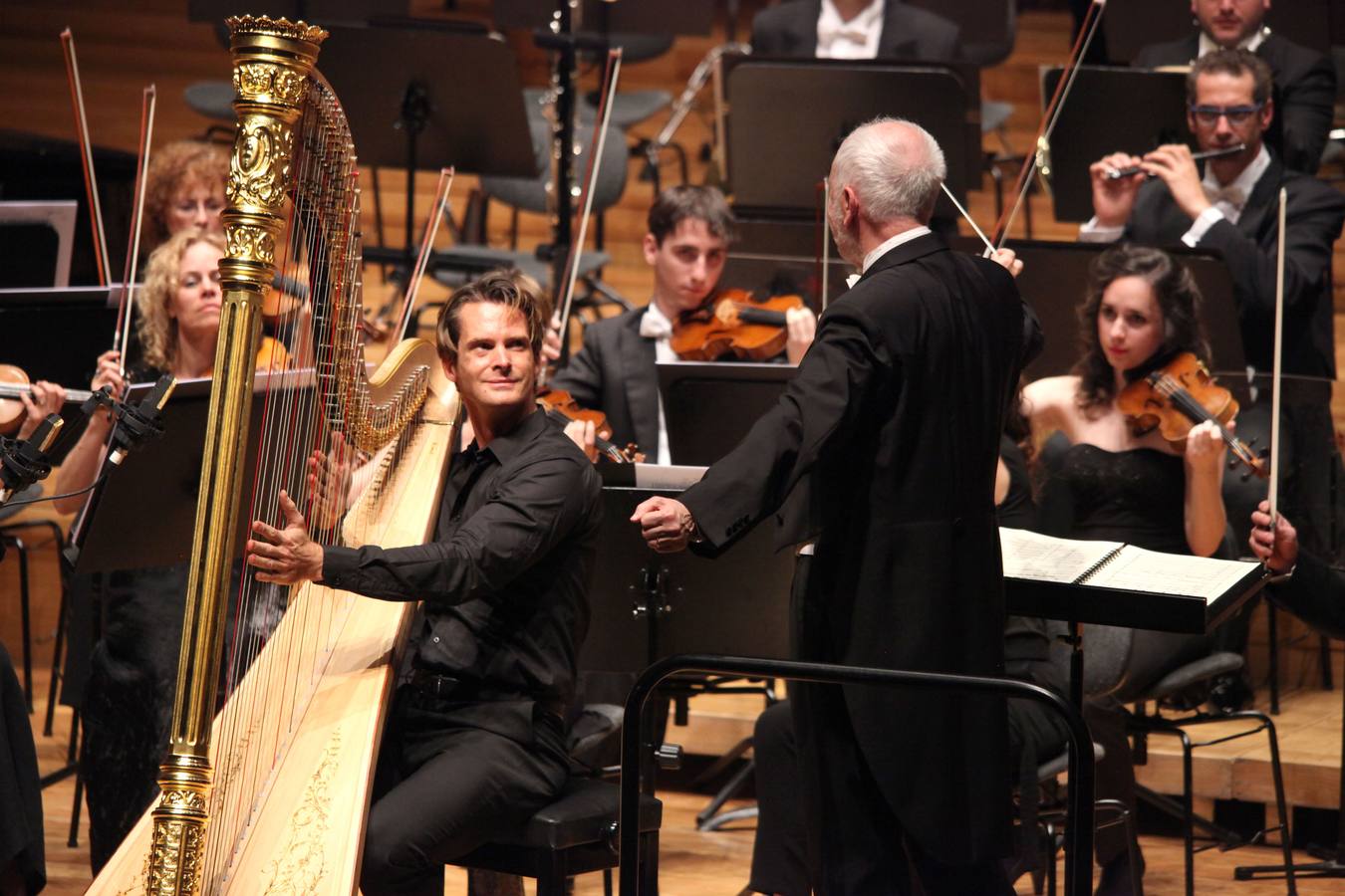 30.05.15 Xavier de Maistre, arpista, con la Orquesta Sinfónica de Castilla y León, a las órdenes de López Cobos en el Auditorio Miguel Delibes.