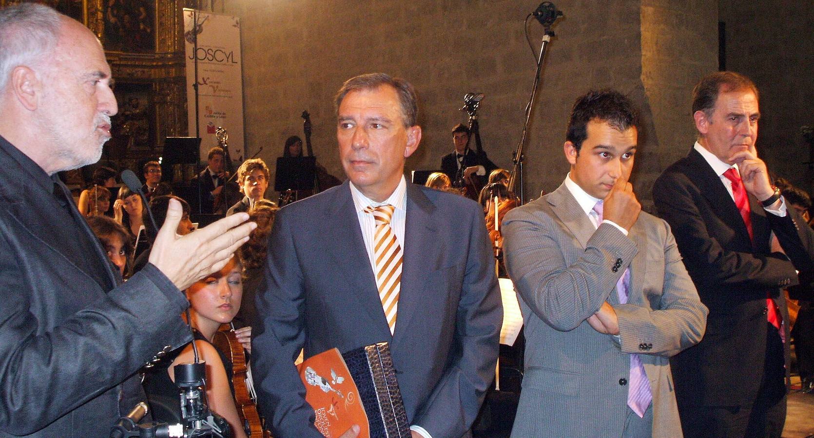 20.07.09 Jesús López Cobos se dirige a los asistentes tras ser nombrado socio de honor de la agrupación que lleva su nombre.