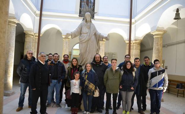 Algunos participantes en la Pasión, ayer tras la rueda de prensa de presentación.