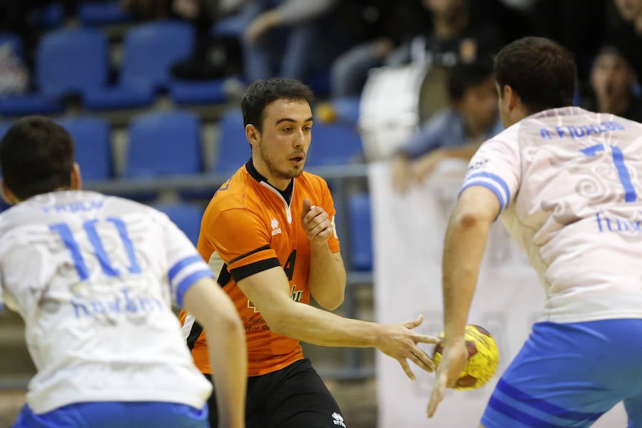 Fotos: Partido entre el BM Ciudad de Salamanca y el Atlético Avilesina