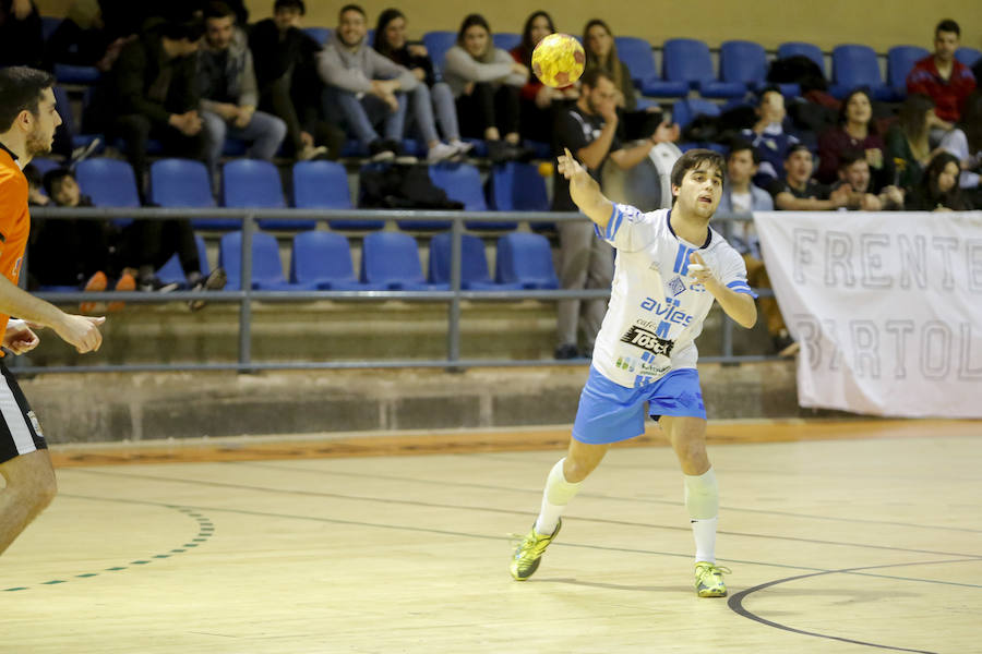 Fotos: Partido entre el BM Ciudad de Salamanca y el Atlético Avilesina