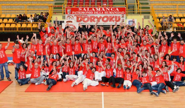 Foto de familia del V Campeonato Doryoku. 