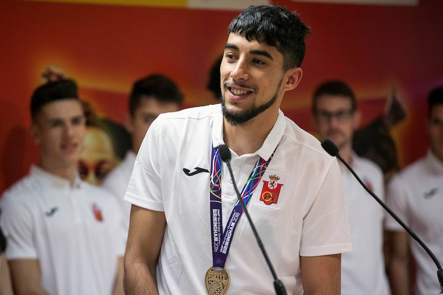 Fotos: Recibimiento de Íñigo Méndez de Vigo a la selección española de atletismo